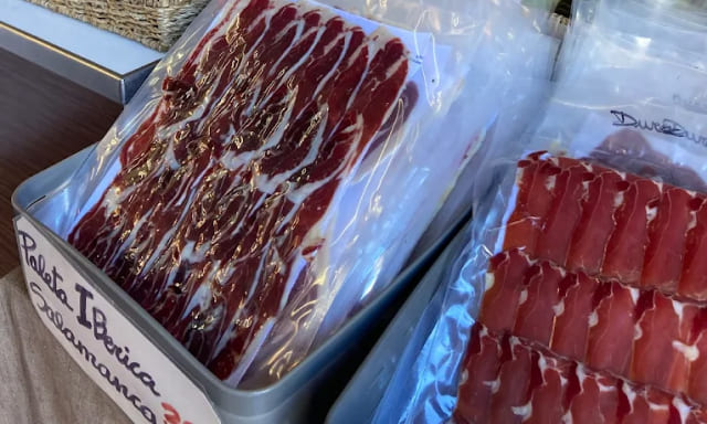 Distribuïdors d'embotits per a l'hostaleria