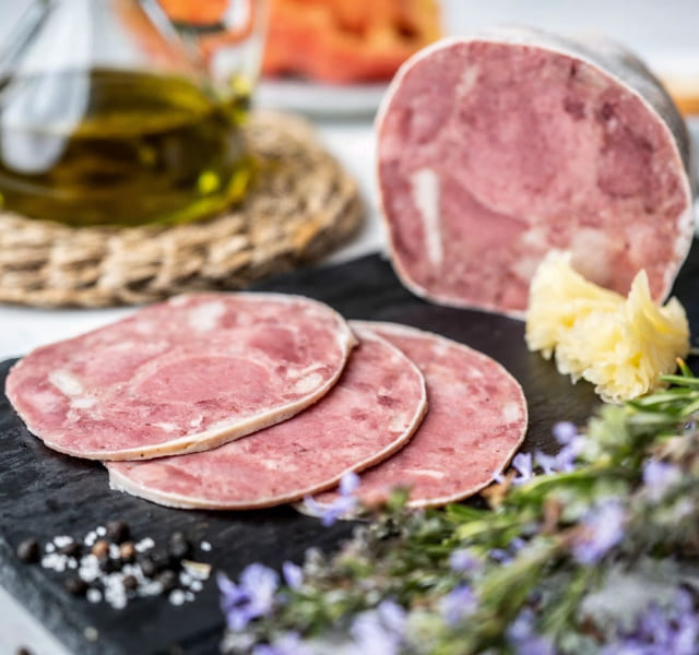 Venda al públic d'embotits a preus de fàbrica